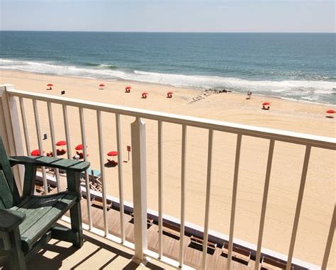 Howard Johnsons Oceanfront Boardwalk & Beach Cam